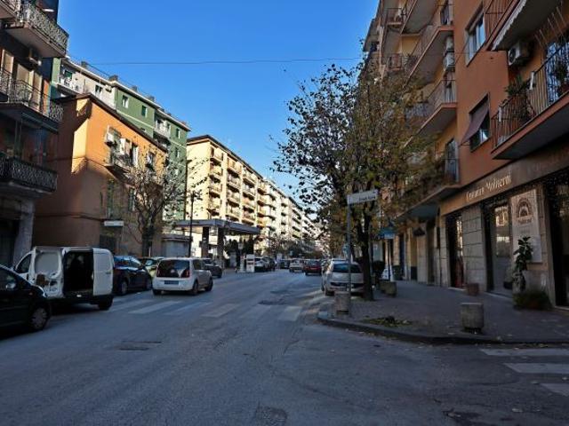LOCALE COMMERCIALE CON RENDITA