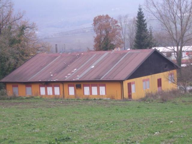 LOCALE COMMERCIALE A LIONI di 400 mq