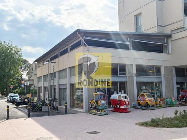 Locale commerciale attualmente affittato con ottima rendita