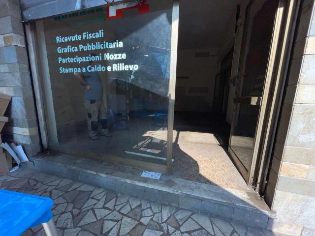 Locale commerciale da ristrutturare in via graziano, Roma