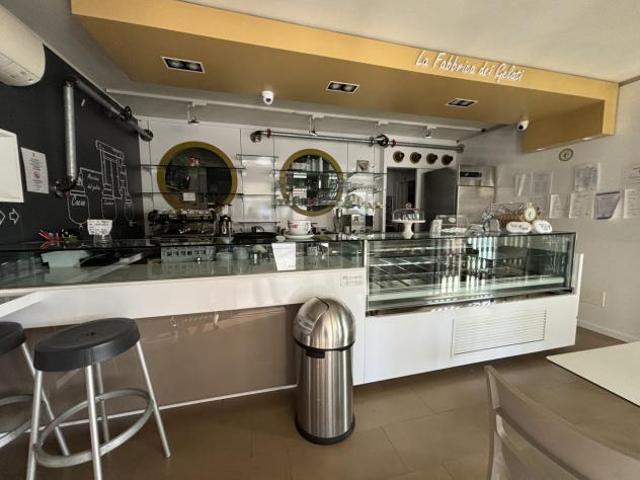LOCALE COMMERCIALE di 50 mq SAN MARTINO SICCOMARIO rif. GELATERIA BAR