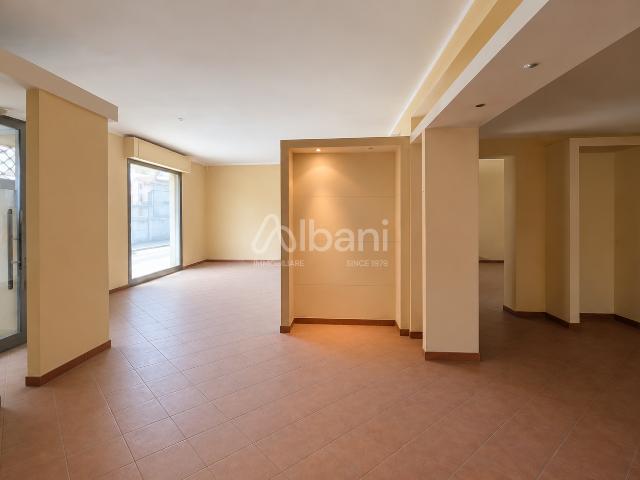 Locale commerciale in affitto, Vezzano Ligure prati