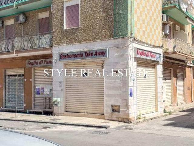 Locale commerciale in affitto Zona Viale Zecchino, Siracusa