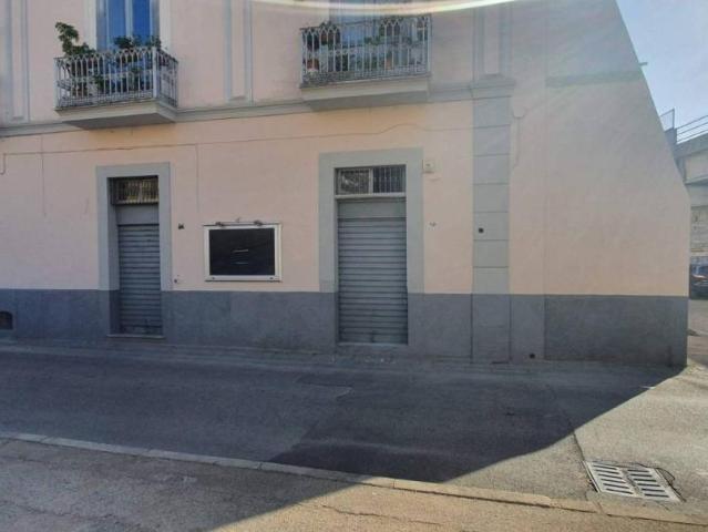 Locale commerciale in affitto a Maddaloni