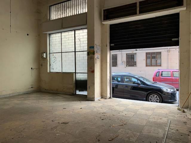 Locale commerciale in affitto a Marano Di Napoli
