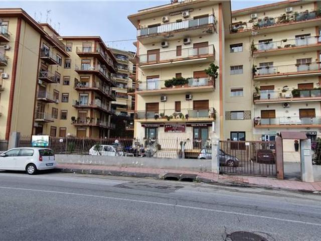 Locale commerciale in affitto a Messina