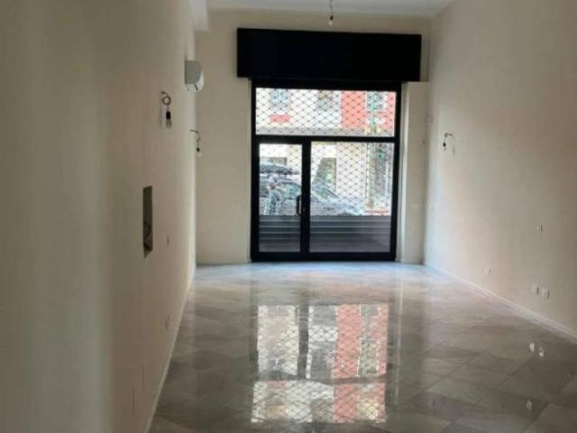Locale commerciale in affitto a Milano