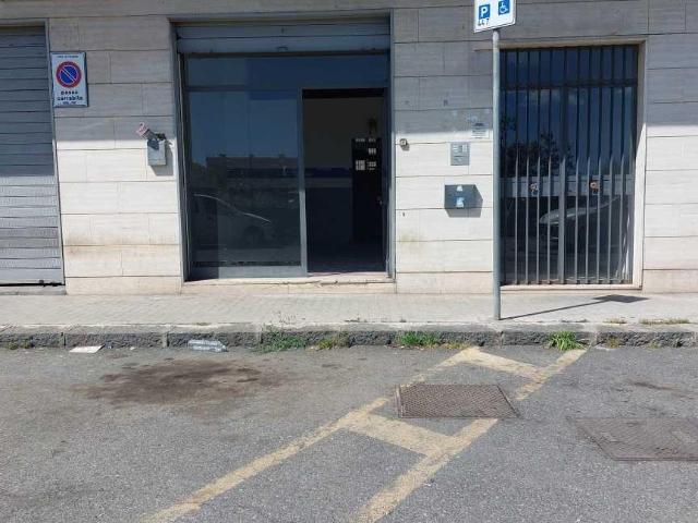 Locale commerciale in affitto a Milano