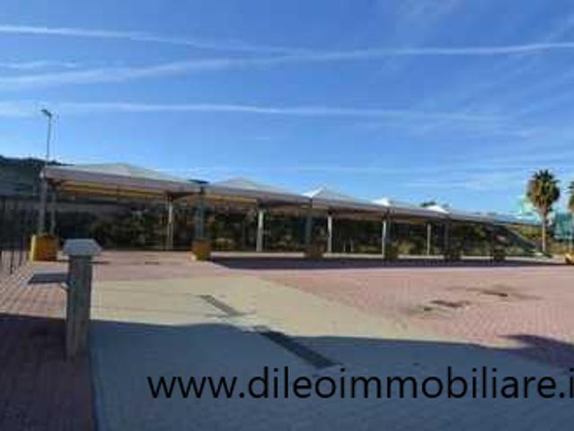 Locale commerciale in affitto a Monteprandone