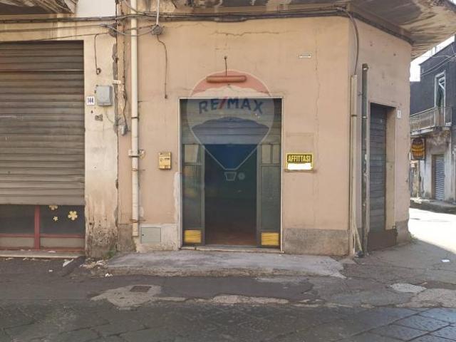 Locale Commerciale in affitto a Acireale