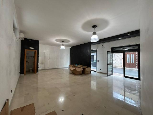 Locale commerciale in affitto a Andria