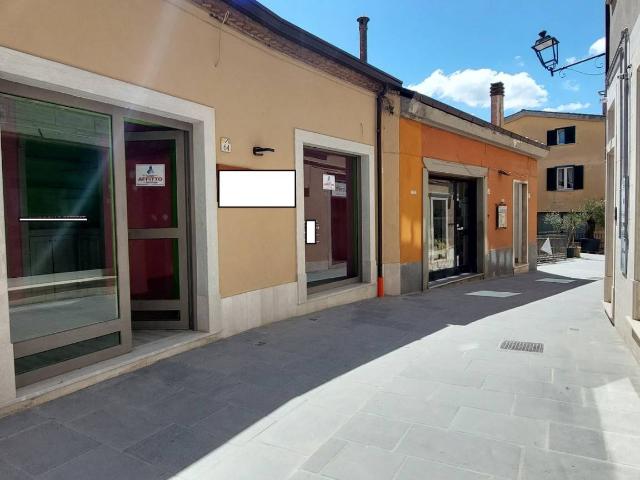 Locale commerciale in affitto a Ariano Irpino, via d'afflitto