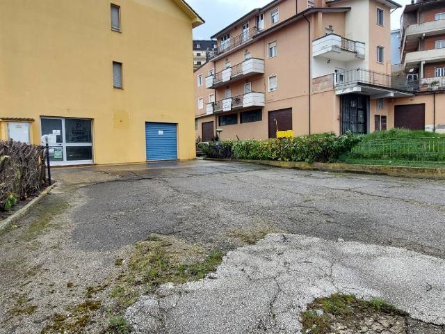 locale commerciale in affitto a Ariano Irpino, Via Fontananuova