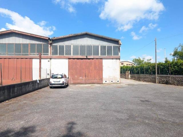 Locale commerciale in affitto a Ariccia