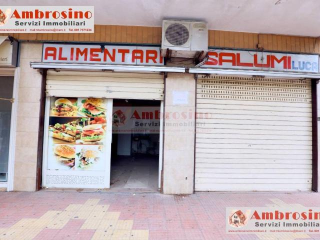 Locale commerciale in affitto a Arzano