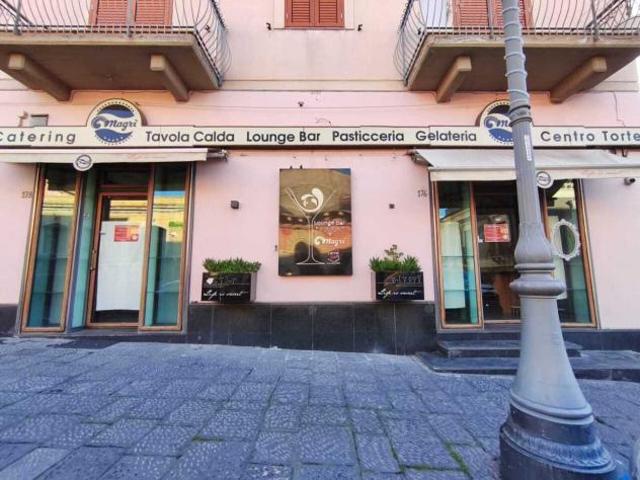 Locale commerciale in affitto a Belpasso