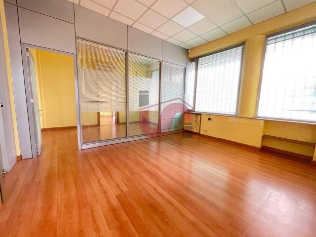 Locale commerciale in affitto a Benevento