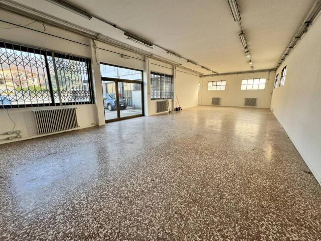 Locale commerciale in affitto a Bergamo