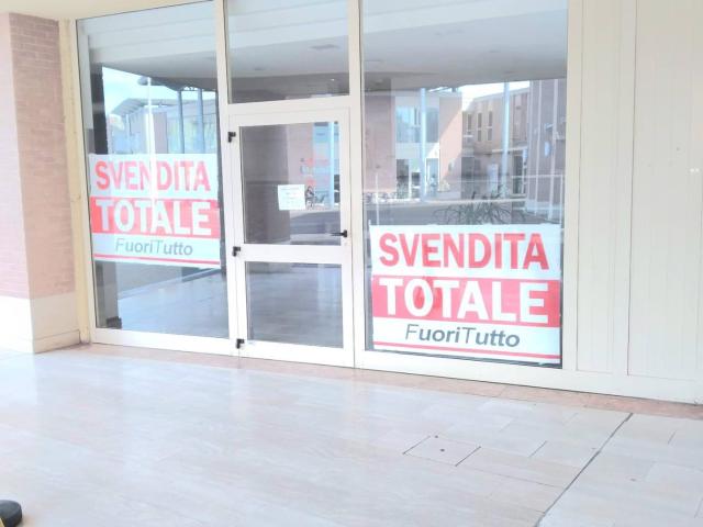Locale commerciale in affitto a Bibbiena