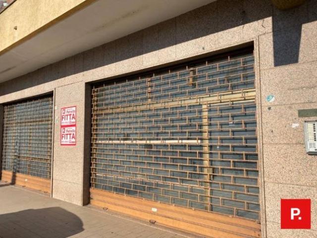 Locale commerciale in affitto a Curti