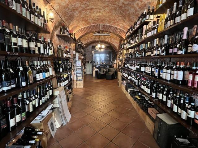 Locale commerciale in affitto a Cairo Montenotte