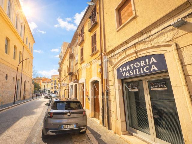 Locale commerciale in affitto a Campobasso, Centro