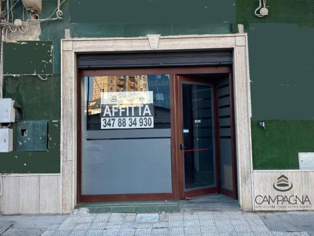 Locale commerciale in affitto a Canicatti'
