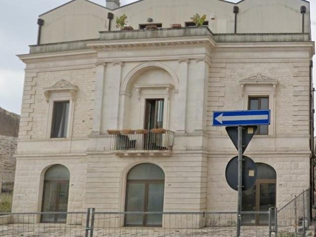 Locale commerciale in affitto a Casamassima