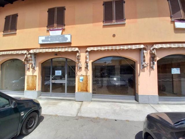 Locale commerciale in affitto a Castelnuovo Don Bosco
