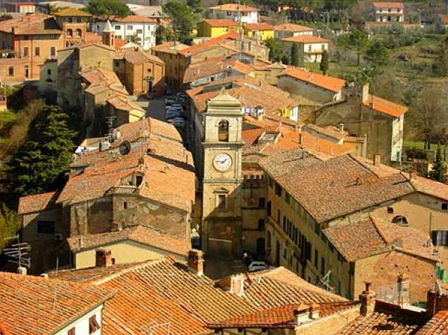 Locale commerciale in affitto a Castelfranco Di Sotto