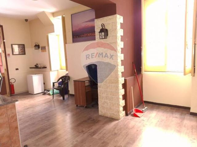 Locale Commerciale in affitto a Carlentini