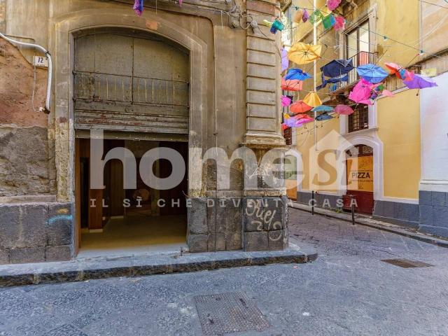 Locale commerciale in affitto a Catania