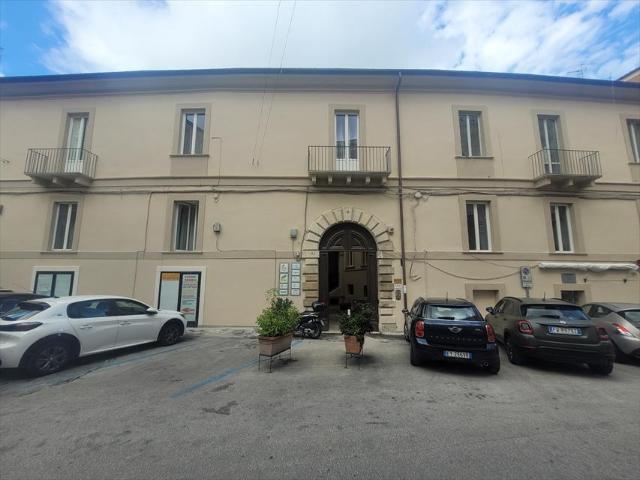 Locale commerciale in affitto a Chieti