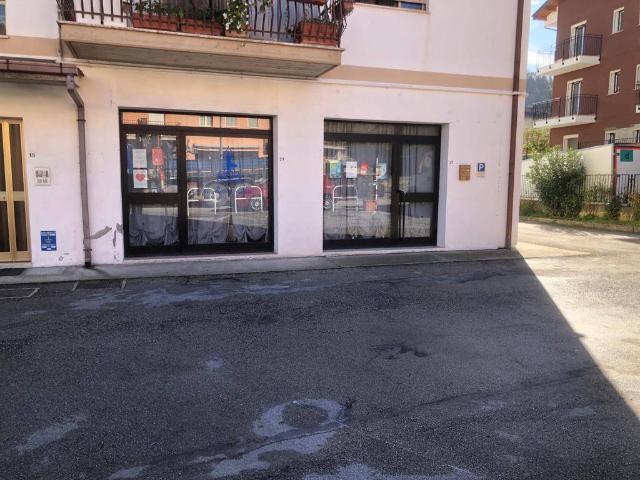 Locale Commerciale in affitto a Comunanza, Centrale / Centro Storico