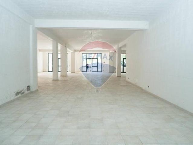 Locale Commerciale in affitto a Enna