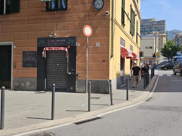 Locale commerciale in affitto a Genova