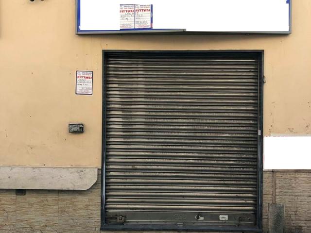Locale commerciale in affitto a Giugliano in Campania