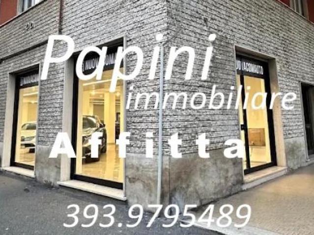 Locale commerciale in affitto a La Spezia
