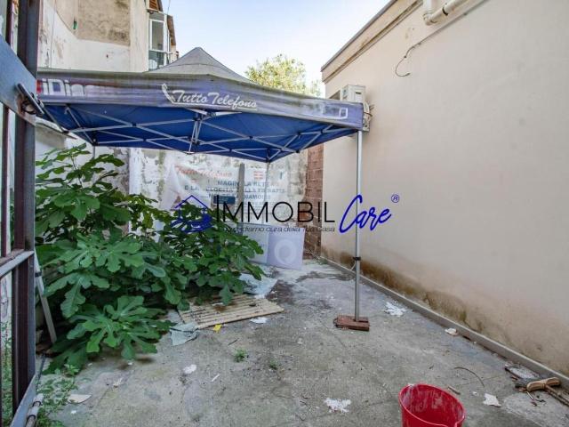 Locale commerciale in affitto a Livorno