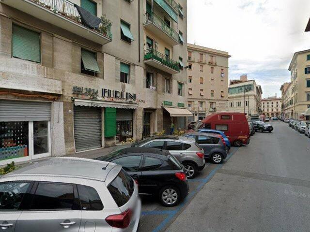 Locale commerciale in affitto a Livorno