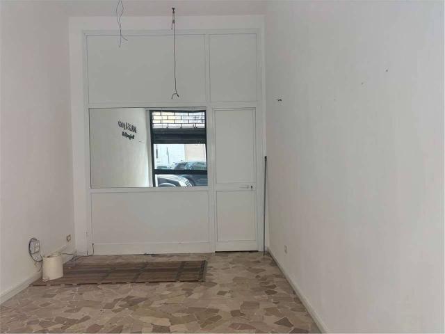 Locale commerciale in affitto a Livorno