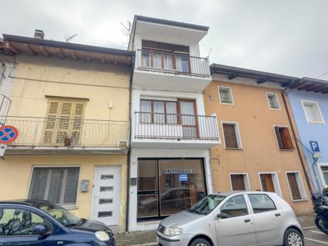 Locale commerciale in affitto a Palazzolo dello Stella