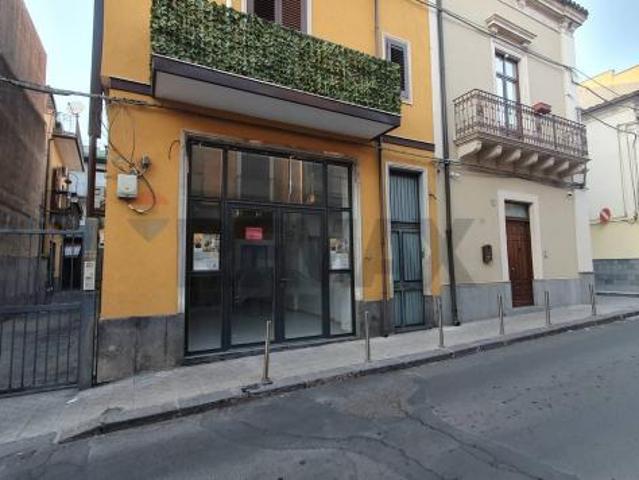 Locale Commerciale in affitto a Paternò