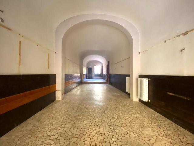 Locale commerciale in affitto a Pisa