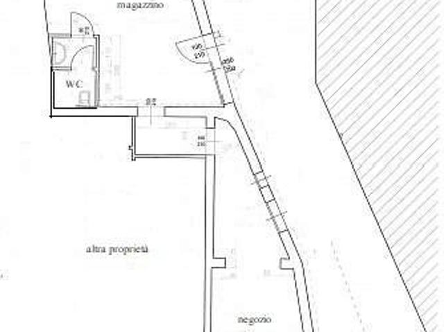 Locale commerciale in affitto a Ponsacco