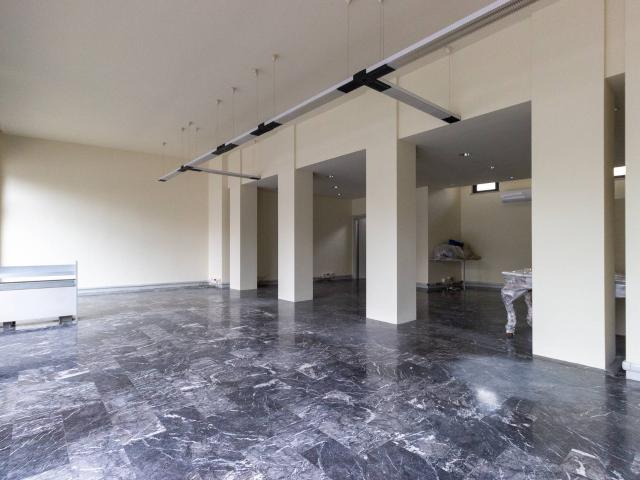 Locale commerciale in affitto a Pordenone, Centro
