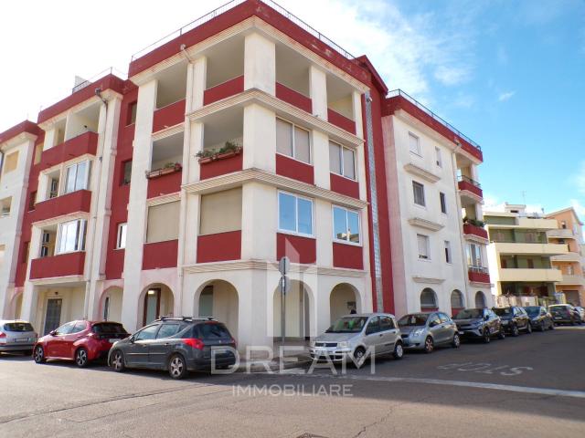 Locale commerciale in affitto a Quartu Sant'Elena