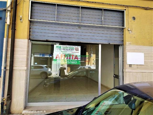 Locale commerciale in affitto a Ragusa