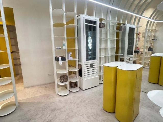 Locale commerciale in affitto a Roma