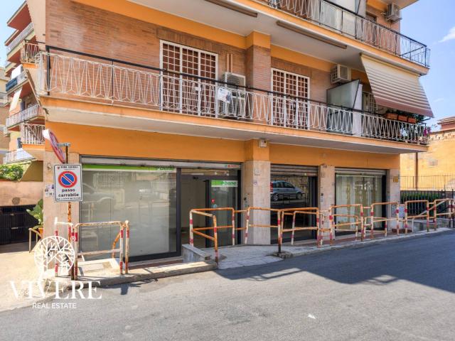 Locale commerciale in affitto a Roma